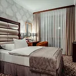 Wellness & Kaskady 4* Sliač