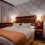 Wellness & Kaskady Hotel