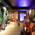 Hotel Wellness & Kaskady 4*