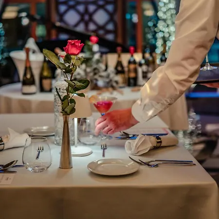 Wellness & Kaskady 4* Sliač