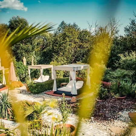 Otel Wellness & Kaskady Sliač