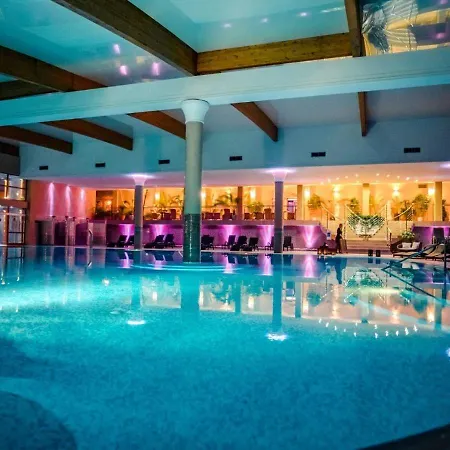 Wellness & Kaskady Otel Sliač