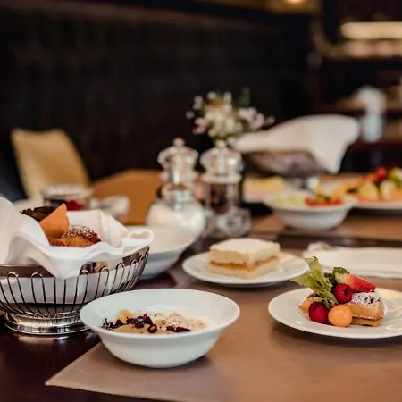 Wellness & Kaskady 4* Sliač