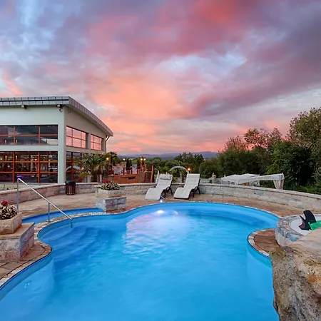 Wellness & Kaskady Hotel