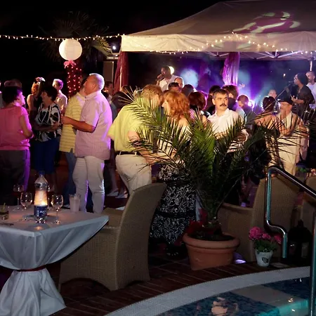 Wellness & Kaskady 4* Sliač