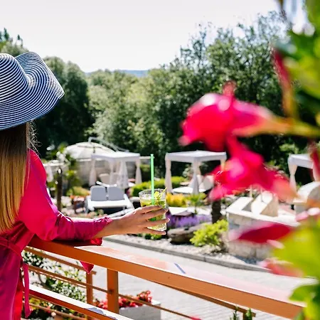 Wellness & Kaskady Отель 4*