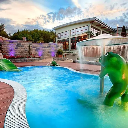 Wellness & Kaskady Ξενοδοχείο 4*